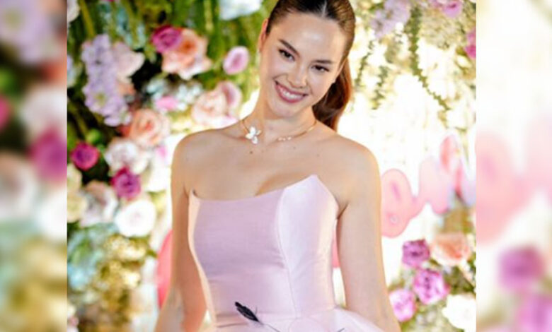 Catriona Gray backs ‘bunso’ Ahtisa Manalo at Miss Universe 2025